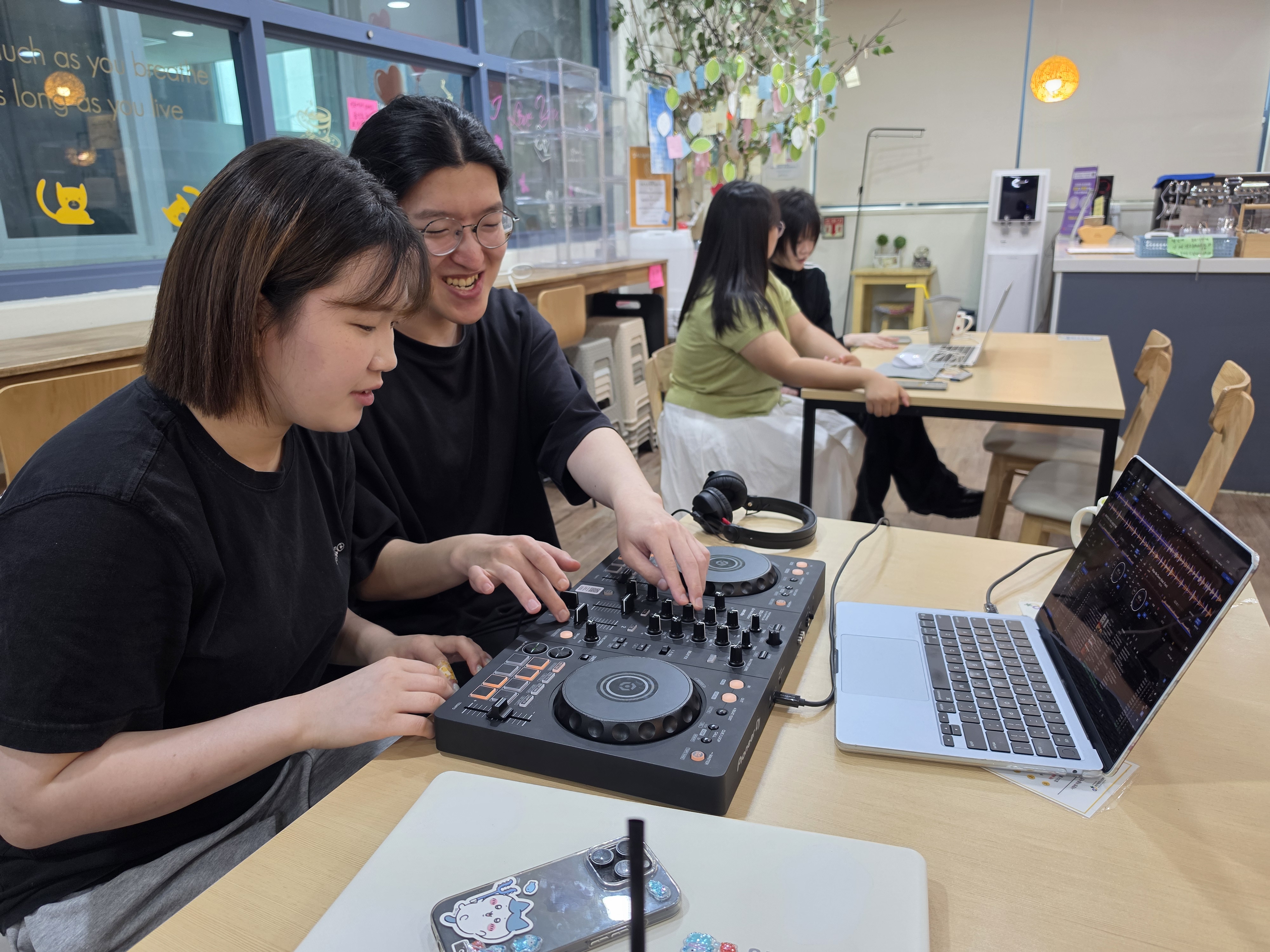 TEEN BEAT 활동 모습